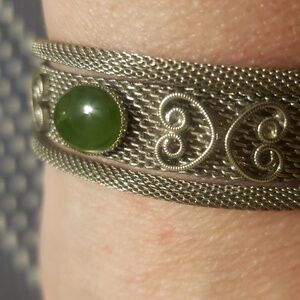 Vintage Silver Tone Mesh Bracelette With Green Jadeite Beautiful Peice